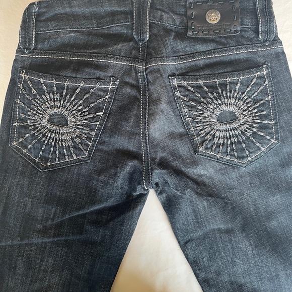 Anitik Denim - Picture 2 of 4